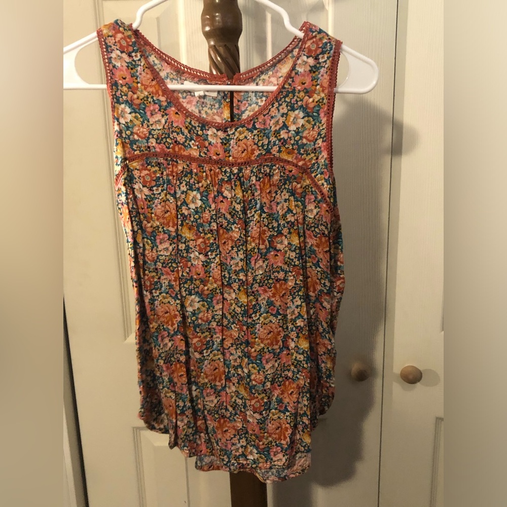 Floral Sleeveless Blouse - Multicolor